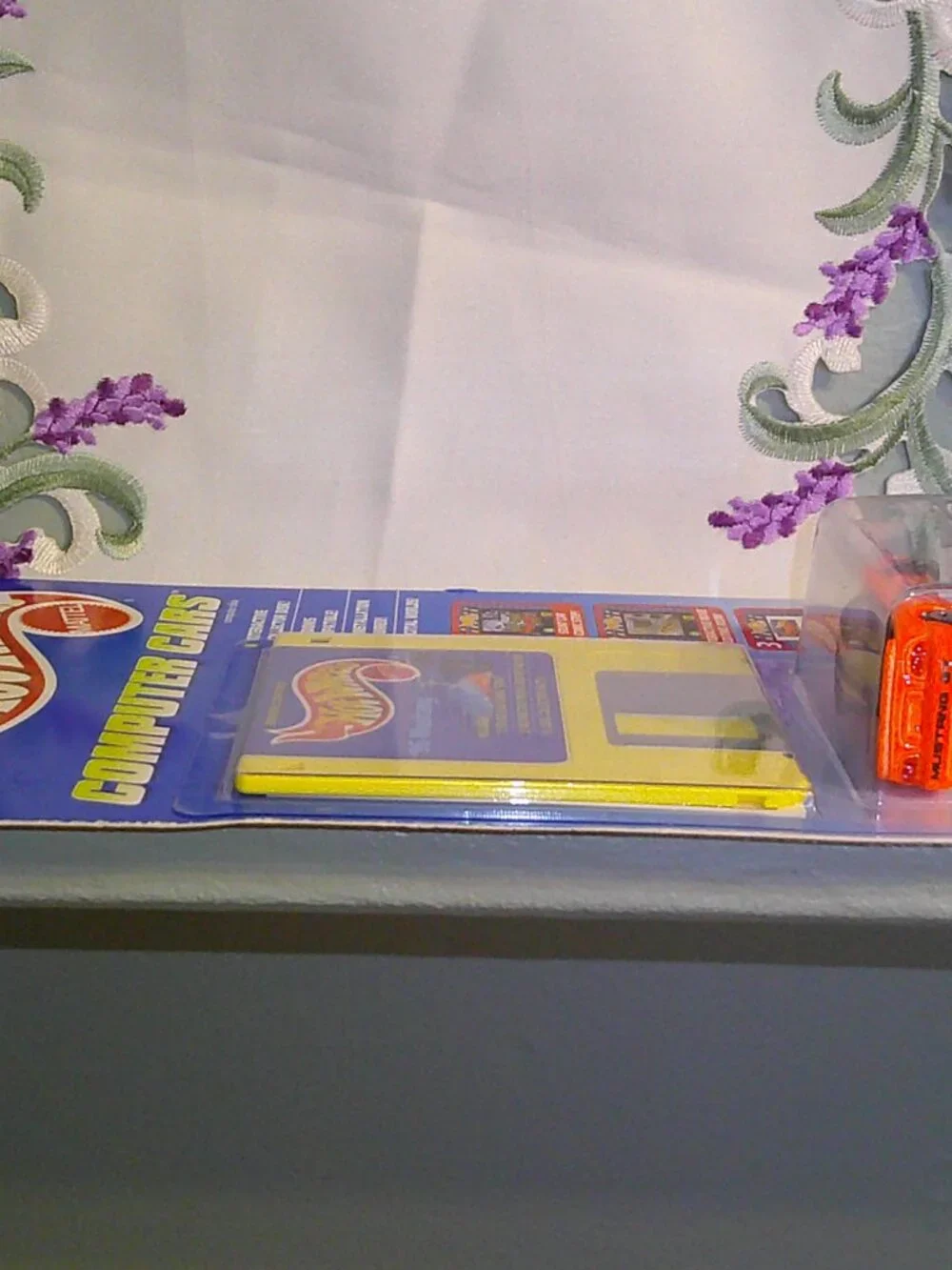 Hot Wheels COMPUTER CARS 1995 - 1996 MUSTANG Convertible - NEON ORANGE NIP